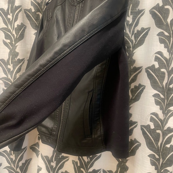 jacket - Picture 5 of 7